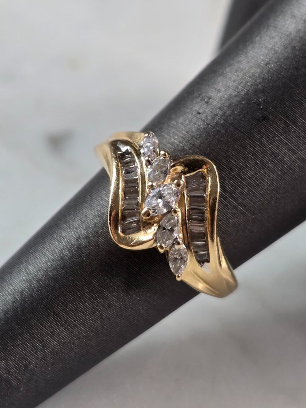 Womens Vintage Estate 14K Yellow Gold Modernist Diamond Ring 3.5g E1956